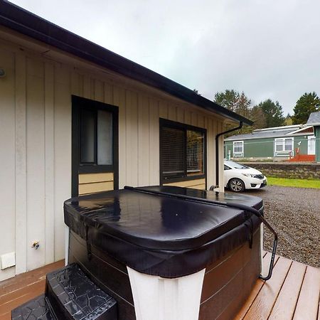 By The River Nehalem Exterior photo