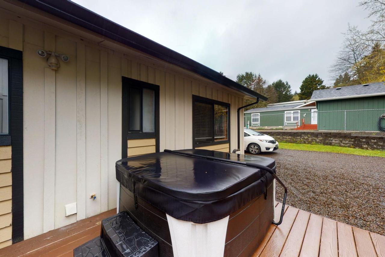 By The River Nehalem Exterior photo
