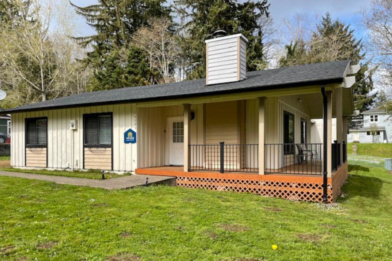 By The River Nehalem Exterior photo